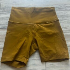 Lululemon Wunder train high rise short, 6” length, Size 6